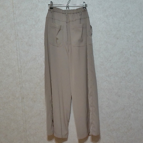 NWT Max Studio Cream Wide Leg Pants, Kangaroo Pockets, Stretch Waist, Size Large - Picture 6 of 8